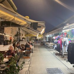 Gasthaus Zur Eisernen Zeit - Lively outdoor dining