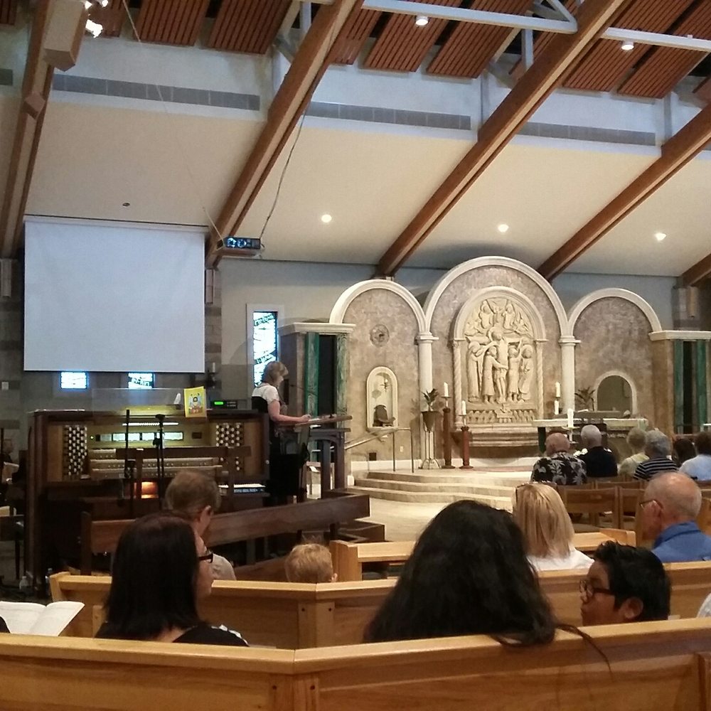 Altar with a screen on each side. For reading the liturgy and the music. Altar with a screen on each side. For reading the liturgy and the music.