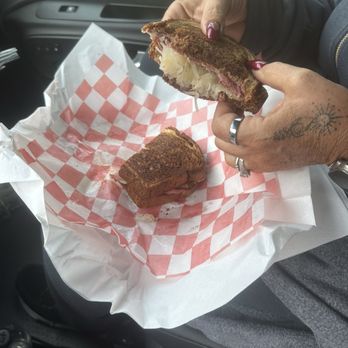 Feast 542 - Breakfast & Brunch Near Me - Deming, Washington