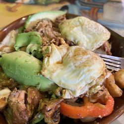 Carlos Cantina - Carnitas skillet