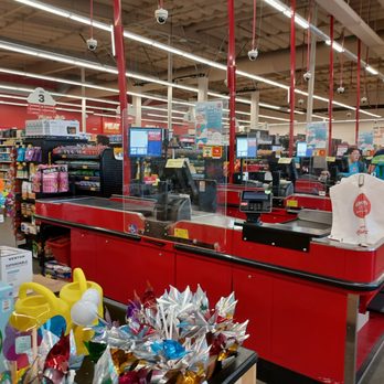 Grocery Outlet - customers at the cash register - Grocery Near Me - Burbank, California