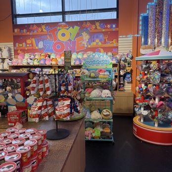 Pigeon Forge Snow - Candy shop - Tubing Near Me - Pigeon Forge, Tennessee
