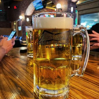Budweiser Brew House - The best Budweiser I've ever had - Sports Bars Near Me - Saint Louis, Missouri