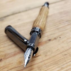 Veteran Pens and Crafts - Custom fountain pen made of wood.