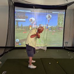 Fade It Golf and Social Club - Simulator games for the whole family.