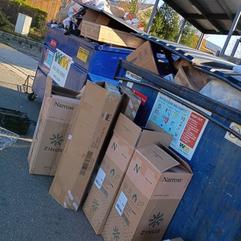 Panorama Apartments - Garbage Consistently Litter Property - Apartments Near Me - Snoqualmie, Washington Panorama Apartments - Garbage Consistently Litter Property - Apartments Near Me - Snoqualmie, Washington