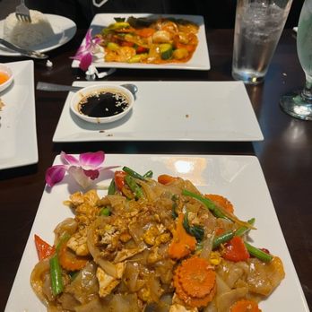 Seven Moons - Thai Near Me - Berlin, Connecticut