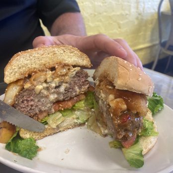 EatZ On The Corner - Reggae Blues Burger - American Near Me - Pine Mountain, Georgia