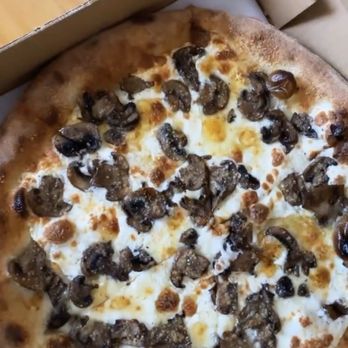 Father & Son Pizzeria - Funghi e tartufo - Pizza Near Me - Guttenberg, New Jersey Father & Son Pizzeria - Funghi e tartufo - Pizza Near Me - Guttenberg, New Jersey