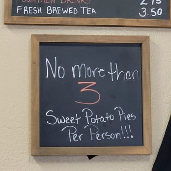 Calhoun Family Texas Barbeque - Must be exceedingly popular to have to deter the greedy ones! - Barbeque Near Me - Murrieta, California