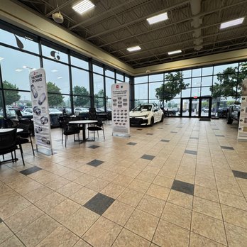 Serra Toyota - showroom - Car Dealers Near Me - Milwaukee, Wisconsin Serra Toyota - showroom - Car Dealers Near Me - Milwaukee, Wisconsin