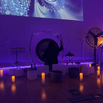 AZ I AM - Yoga Near Me - Santa Monica, California