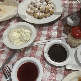 Carmine's Pizza Kitchen - Zeppole - Pizza Near Me - Las Vegas, Nevada Carmine's Pizza Kitchen - Zeppole - Pizza Near Me - Las Vegas, Nevada