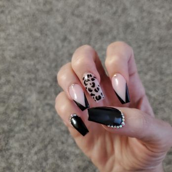 Forum Nail Salon - Gilbert - Hot of the nail press!!!! - Nail Salons Near Me - Gilbert, Arizona