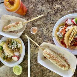 Taqueria la calpeña 2 - Elotes, chicken tacos, mangonada
