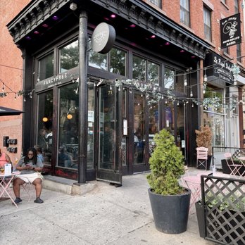 FancyFree - Exterior with outdoor seating - Pubs Near Me - Brooklyn, New York
