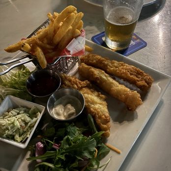 Frigate's Waterfront Bar & Grill - Fish & Chips - Seafood Near Me - North Palm Beach, Florida Frigate's Waterfront Bar & Grill - Fish & Chips - Seafood Near Me - North Palm Beach, Florida