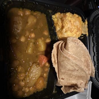 Ramouns Kitchen - Curry Potatoes and chickpeas coconut curry - outstanding - Caribbean Near Me - Bowie, Maryland