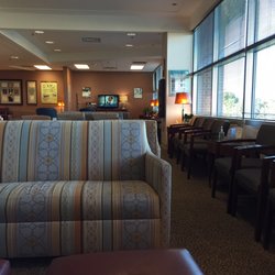 Peachtree Orthopedics - Waiting area