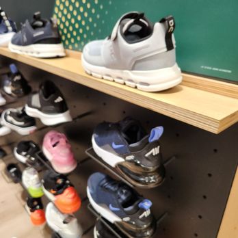 DICK'S Sporting Goods - Outdoor Gear Near Me - Miami, Florida