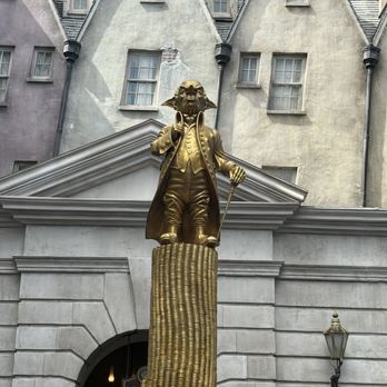 Universal Studios Florida - Moneyyy man - Amusement Parks Near Me - Orlando, Florida Universal Studios Florida - Moneyyy man - Amusement Parks Near Me - Orlando, Florida