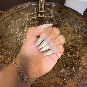 Gloss Nail Spa - Nail Salons Near Me - Pasadena, California