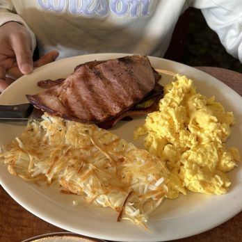 Evergreen Inn & Pub - Pubs Near Me - San Jose, California