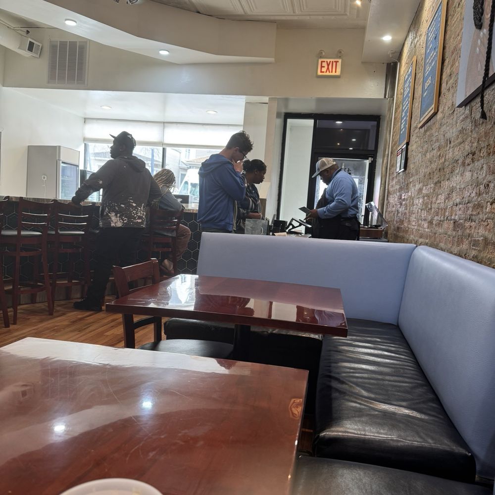 Luella's Southern Kitchen - Order I. Line first the seating - Southern Near Me - Chicago, Illinois Luella's Southern Kitchen - Order I. Line first the seating - Southern Near Me - Chicago, Illinois