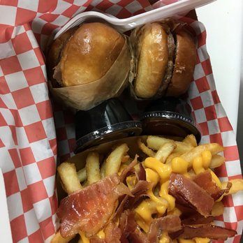 Mini Street Burger - Hamburgers (plain) and bacon cheese fries - Food Trucks Near Me Mini Street Burger - Hamburgers (plain) and bacon cheese fries - Food Trucks Near Me