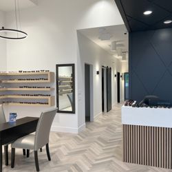 Argyle Eye Care - Modern optometry office!