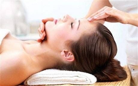 Beauty Naturally Logo