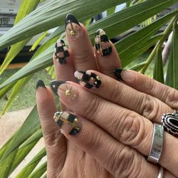 Garden Nails