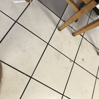 Epic Wings - Floors are filthy - Chicken Wings Near Me - Escondido, California