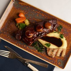 87 Sussex - Prime NY Strip - Pomme Mousseline, Parisienne Vegetables, Grilled King Oyster Mushrooms, Brandied Onions, Borderlaise