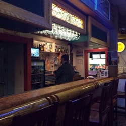 Louie's Bar & Grill