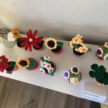 Rain-bo Island - Knitted flowers - Poke Near Me - Melbourne, Florida