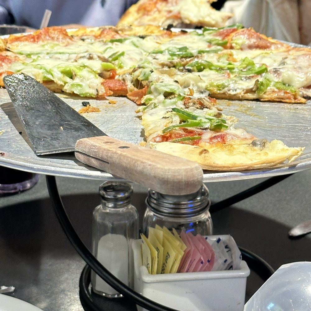 Lillian's Pizza - Lillians's Supreme pizza 16" thin crust - Pizza Near Me - Pensacola, Florida Lillian's Pizza - Lillians's Supreme pizza 16" thin crust - Pizza Near Me - Pensacola, Florida