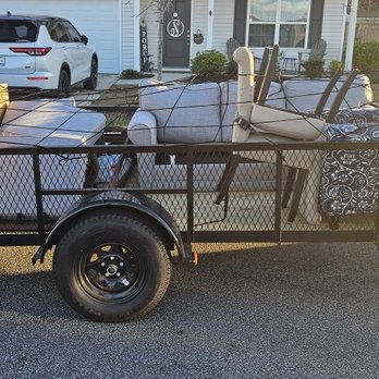 Mako Trailer Services - Furniture removal - Junk Removal & Hauling Near Me