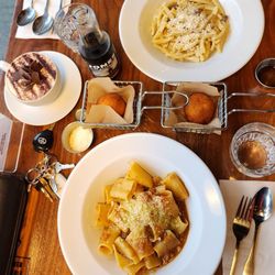 Due' Cucina - Roosevelt - Cacio e Pepe w/casarecce, guanciale & ghost chili oil, Tiramisu, Jones soda, pair of arancini, Bolognese ragù w/paccheri & parm (10/9/23)