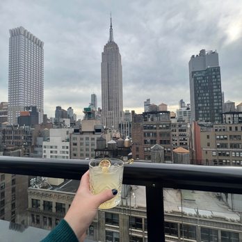 Spyglass Rooftop Bar - Drinks with a view! - Cocktail Bars Near Me - New York, New York