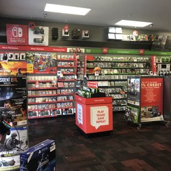 GameStop - Inside