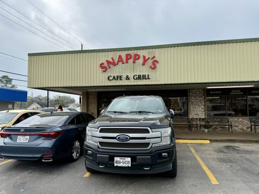 Snappy's Cafe & Grill by null