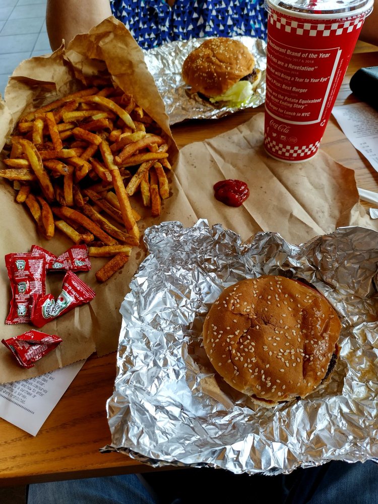 FIVE GUYS Updated June 2024 28 Photos & 10 Reviews 1708 E Stone