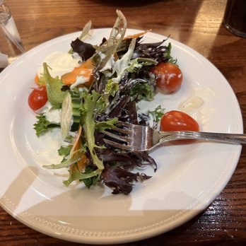 Harvest Dining Hall - I'm sorry but WTH is this ? They must think they are feeding small birds or something. This isn't a salad. ‍ - American Near Me - Brooks, California