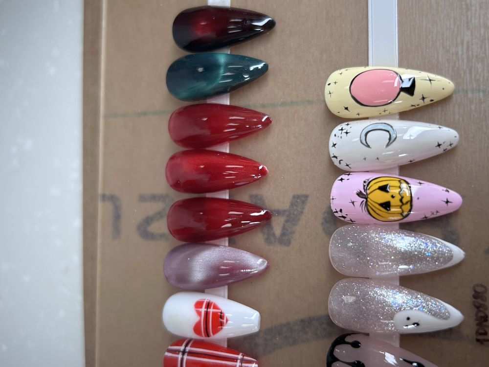 Amber Nails and Spa Logo