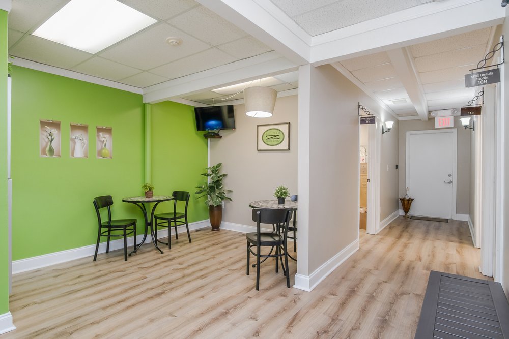 STUDIO Z SALON SUITES Updated October 2024 166 E Crogan St