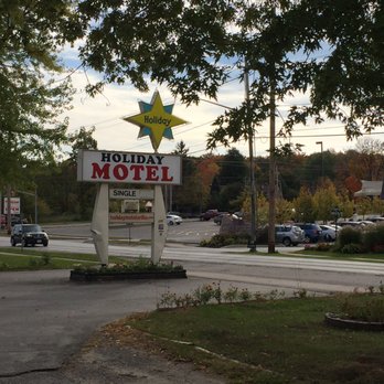 Holiday Motel - Very old rooms, but they could still put a bit of effort into CLEANING them!! - Hotels Near Me - Orillia, Ontario Holiday Motel - Very old rooms, but they could still put a bit of effort into CLEANING them!! - Hotels Near Me - Orillia, Ontario