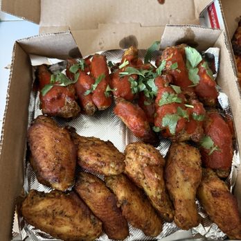 Curry Pizza House Sacramento - Lemon pepper and curry wings - Chicken Wings Near Me - Sacramento, California