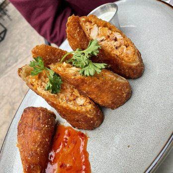 Mirella’s Tavern - Original egg rolls - Italian Near Me - Chicago, Illinois Mirella’s Tavern - Original egg rolls - Italian Near Me - Chicago, Illinois