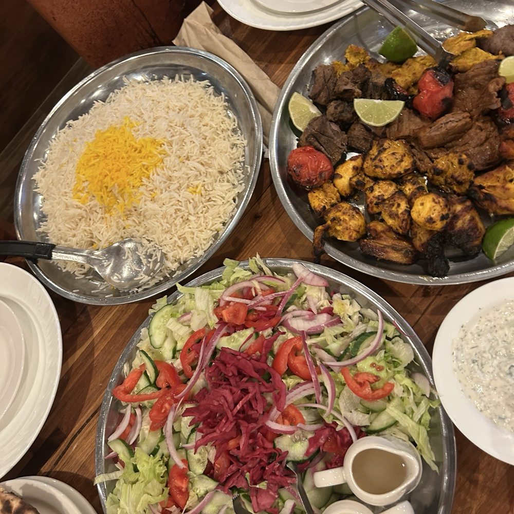 Family Platter for 10 to 12 (Invite Us Too :) بخور بگو چه شود